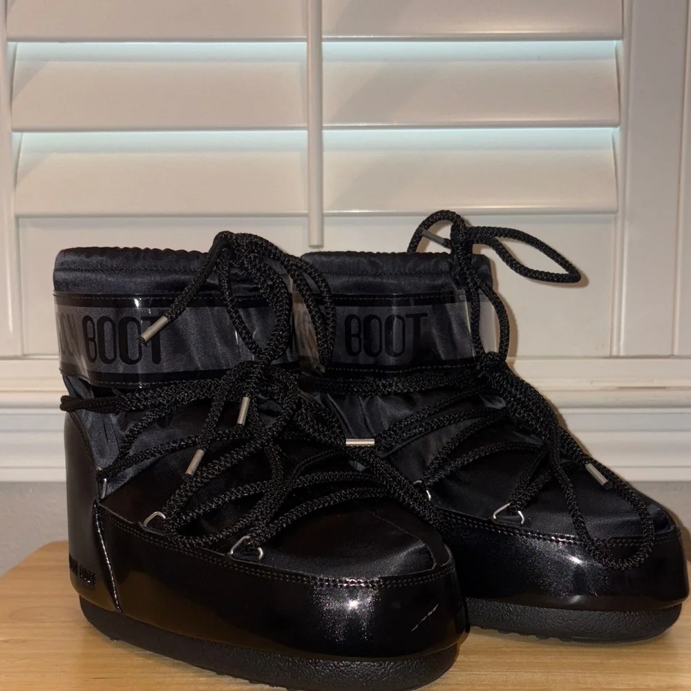 Moon Boot ICON LOW GLANCE BLACK SATIN BOOTS - Picture 4 of 13